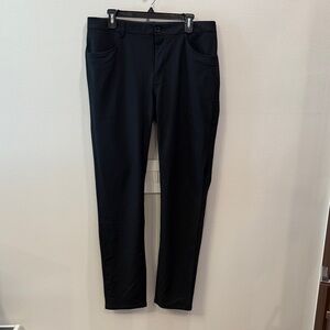 Vuori Black Meta Activewear Pants NWOT Size 34